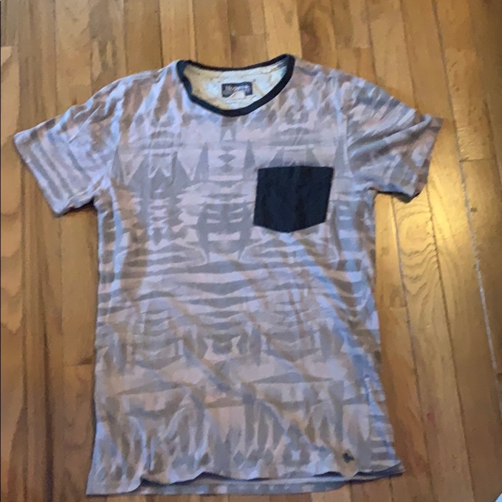 Gray/blue patterned T-shirt